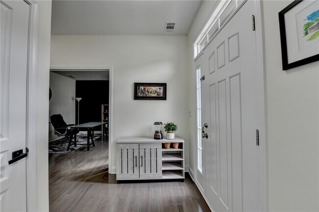 Foto del edificio - 1640 Primrose Park Rd