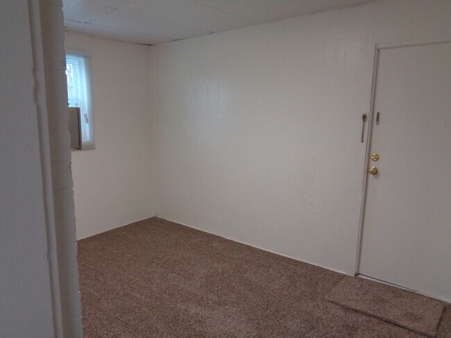 Building Photo - 214 S 800 E