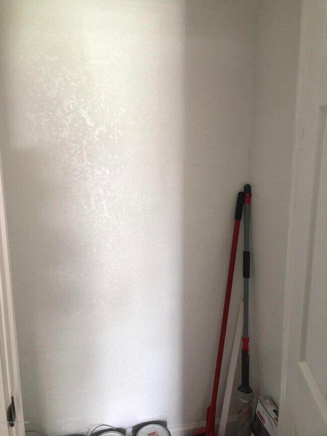 Foto del edificio - 1457 Maple Ave