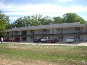 Building Photo - 1007 Cedar St