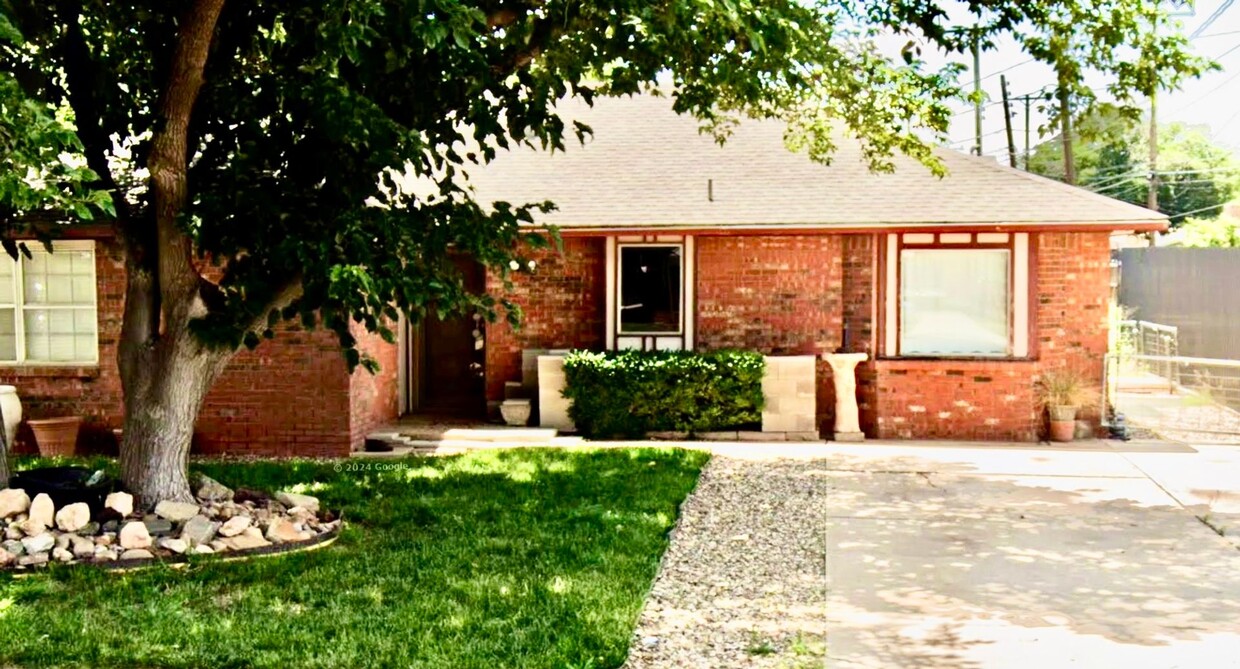 Primary Photo - Spacious 4 Bed, 2 Bath Home in Lubbock, TX