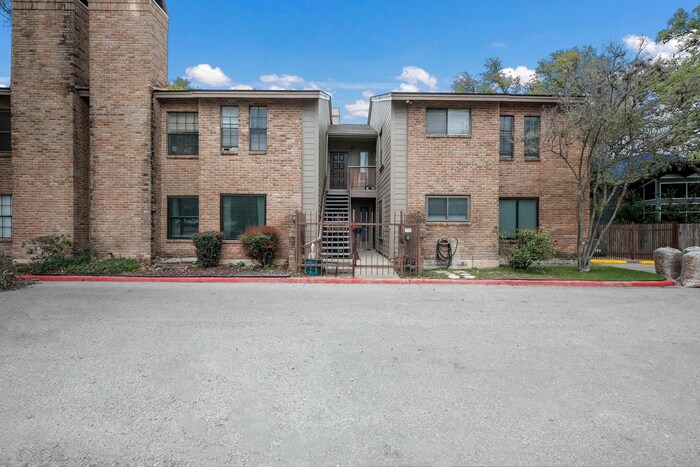 Nacogdoches 106 - Nacogdoches 106