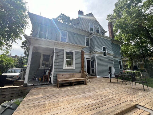 Building Photo - 6 Everit St