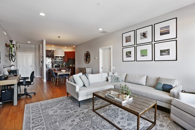 Foto del edificio - 1355 W Washington Blvd