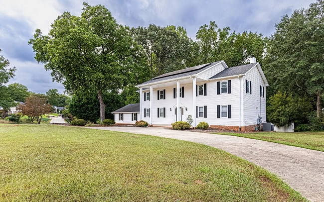 Front of the house - 2 - 121 Chipwood Ln