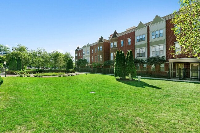 Foto del edificio - 720 W Eastman St