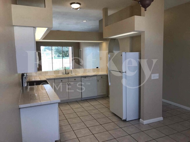 Building Photo - 1036 SE 11th St