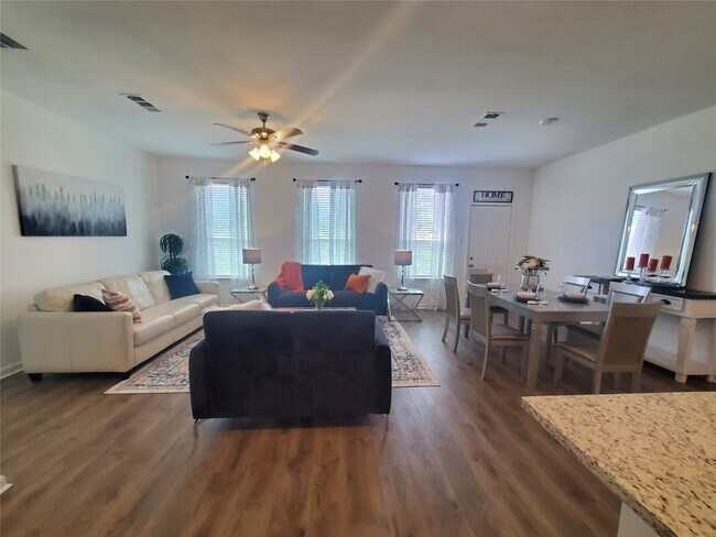 Foto del edificio - 11218 E Park St