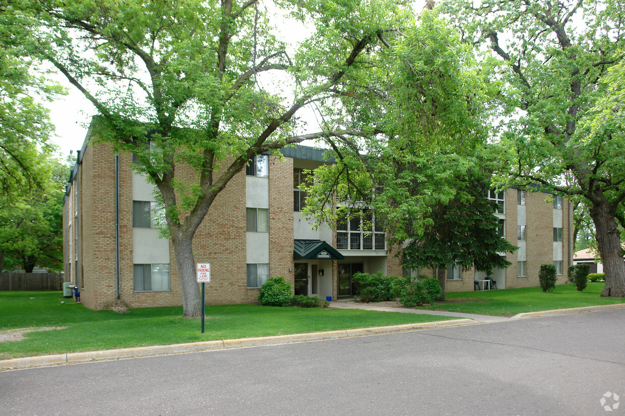 Primary Photo - Groves Apartments