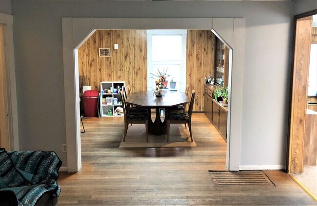 Building Photo - 3D Tour Available - Off-Street Parking + Pet-Friendly + Back Patio! Available August 1st!