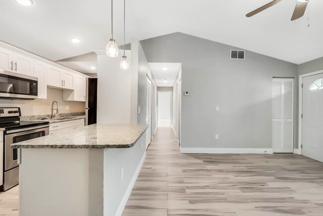 Building Photo - 3155 Seven Springs Blvd