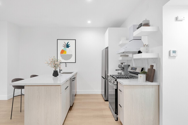 Building Photo - 2062 Dracena