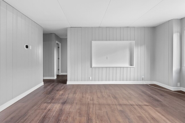 Building Photo - South Rosedale Avenue