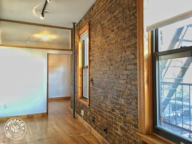 Foto del edificio - 67 E 2nd St