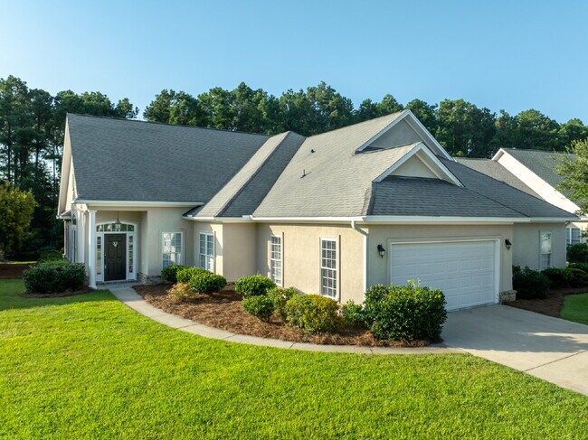 Foto del edificio - Large townhome in the Desirable Southbridge Community