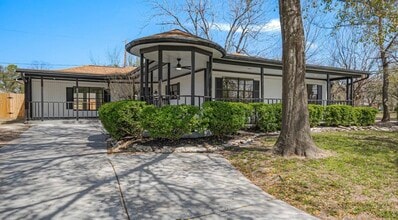 Building Photo - 5502 Hewitt Dr