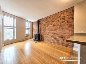 Building Photo - 2214 N Clark St Building Photo - 2214 N Clark St