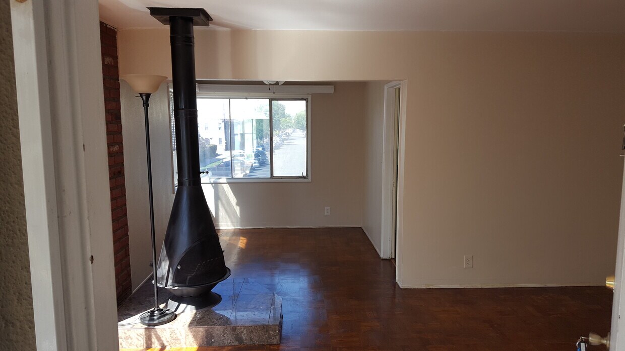 Living Room - 1814 E Ocean Blvd