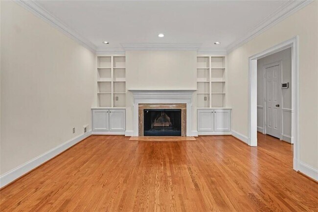 Foto del edificio - 11 Paces W Dr NW