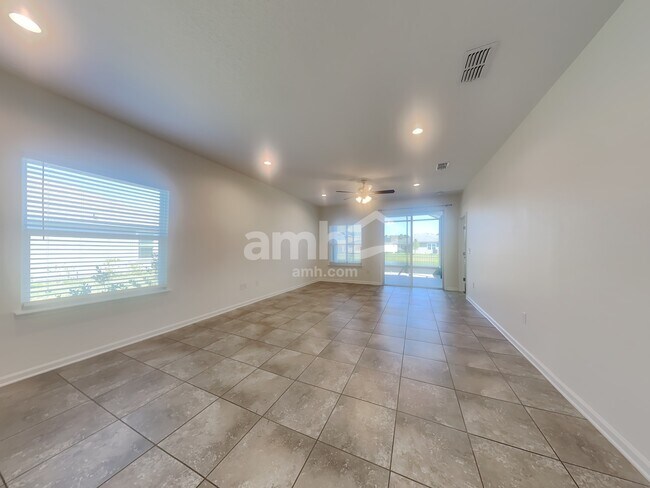 Foto del edificio - 3965 Heatherbrook Pl