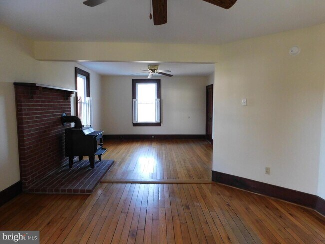 Foto del edificio - 3542 Old Blue Ridge Turnpike