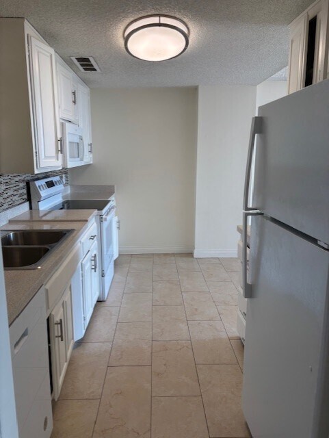 Foto del edificio - Imperial Tower Apartments