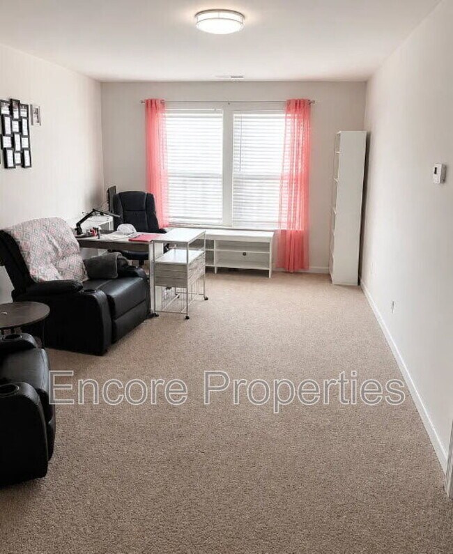 Foto del edificio - 1617 Maddox Park Dr