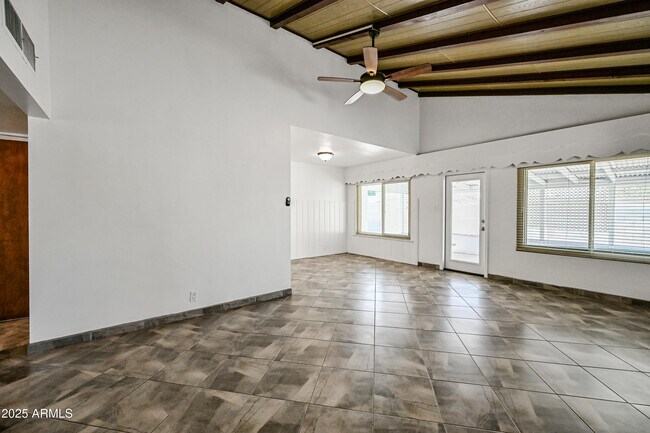 Building Photo - 1212 West Campbell Ave