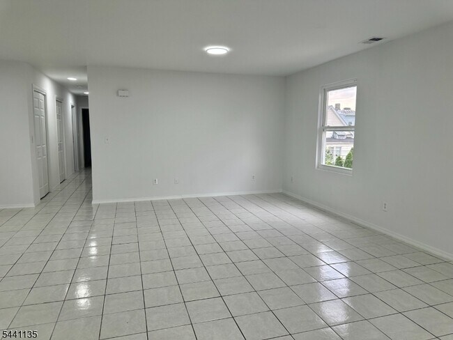 Foto del edificio - 621 Elizabeth Ave