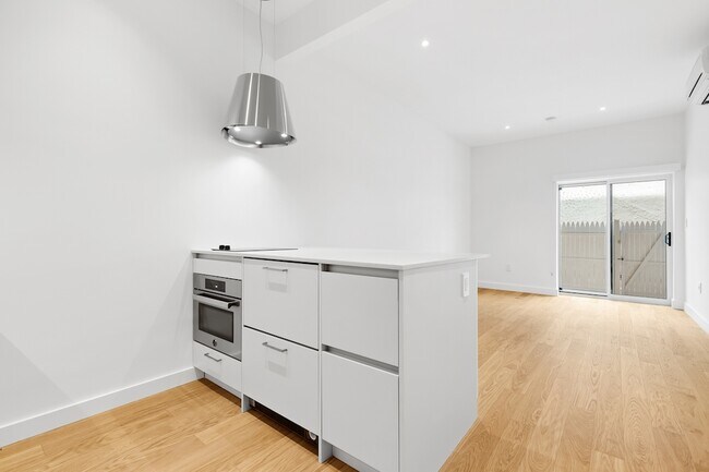 Foto del edificio - 310 E 22nd St