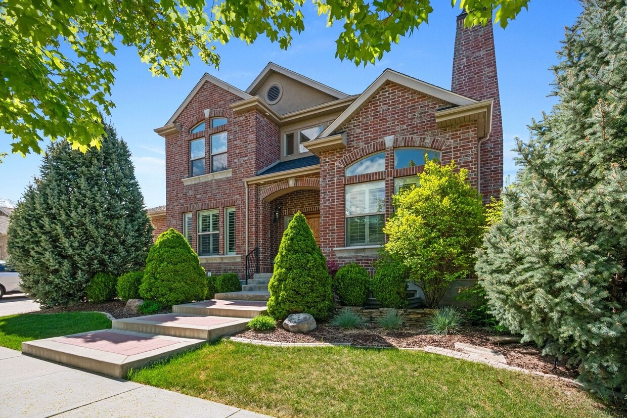 Primary Photo - Executive Furnished Home For Rent In Orem!