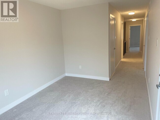 Building Photo - 516 Oldenburg Ave