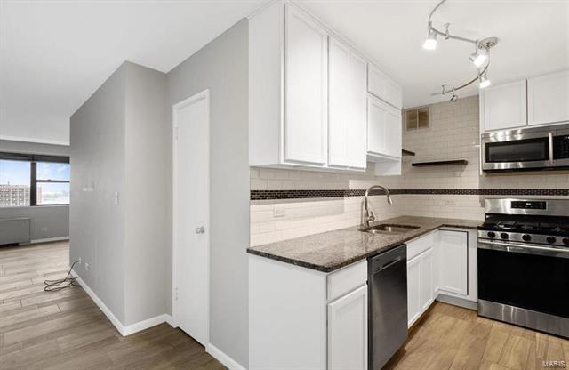 Foto del edificio - 4466 W Pine Blvd