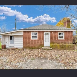 Building Photo - 1957 County Rd 3000 N