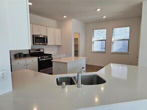 Building Photo - 1103 Sassafras Dr