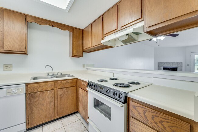 Building Photo - 1819 S 13th Pl