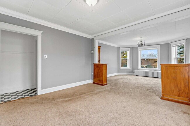 Building Photo - 1509 N Linder Ave