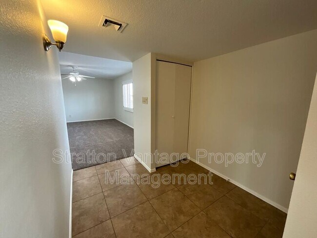 Building Photo - 4426 S Terrace Rd