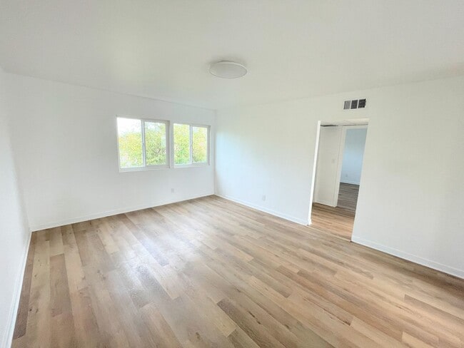 Foto del edificio - 5347 Blackwelder St