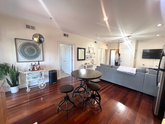 Foto del edificio - 661 Bennington St