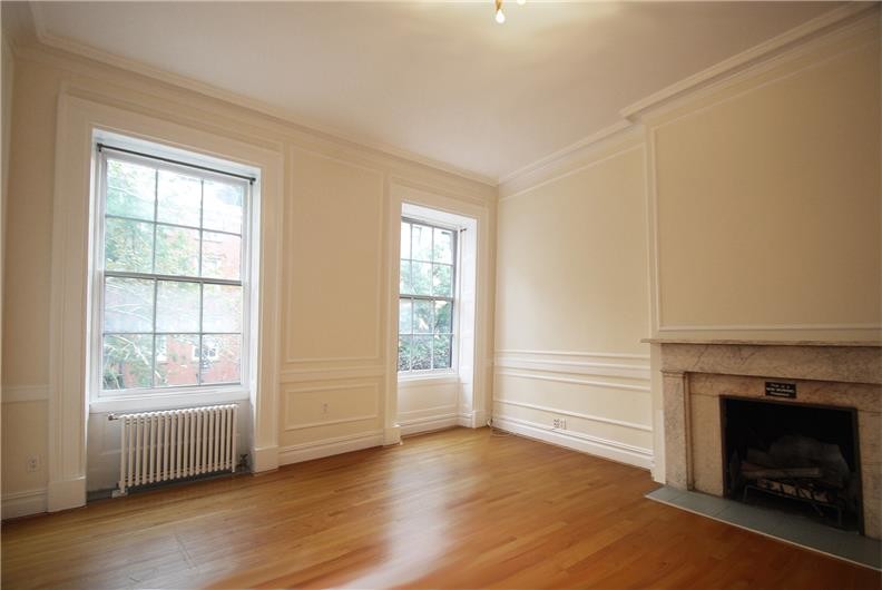 Primary Photo - 28 E 11th St