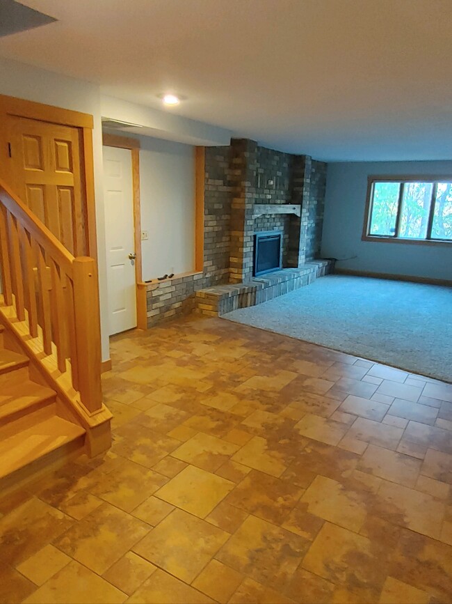Building Photo - 354 Edgewood Dr