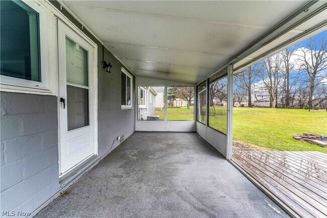 Foto del edificio - 68 Ennis Ave