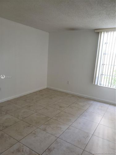 Building Photo - 9682 Fontainebleau Blvd