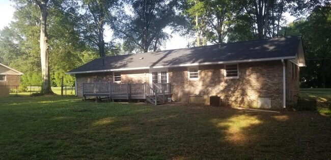 Building Photo - 835 Shannon Cir