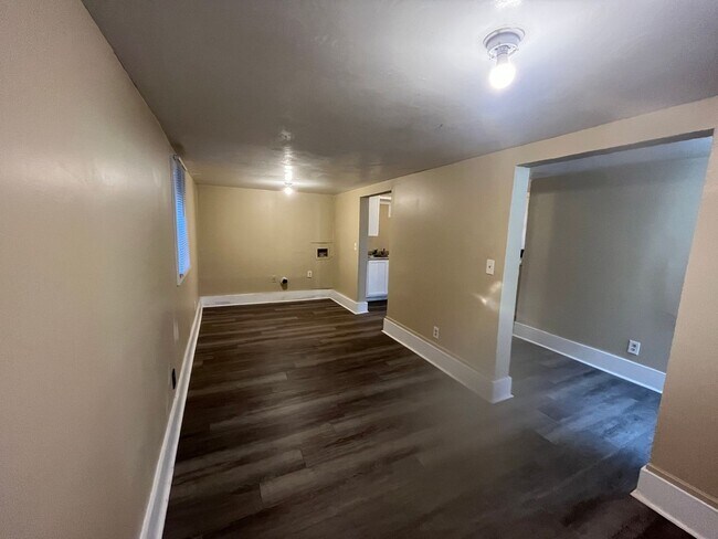 Building Photo - 2113 13th Avenue / Hemlock