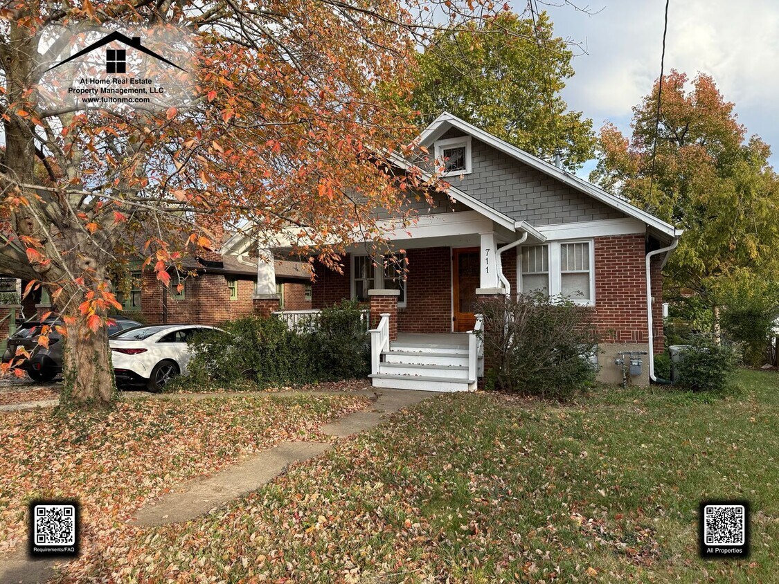 Primary Photo - 711 W Ash St