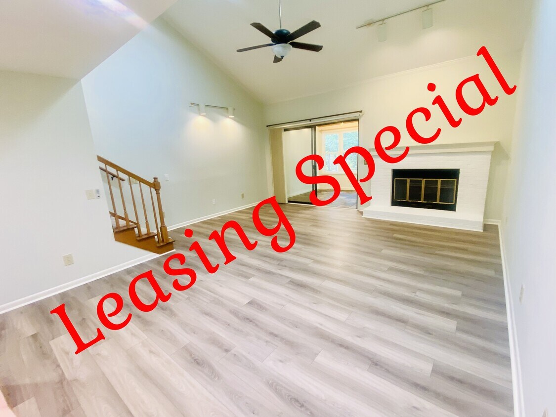 Foto principal - 1800 Eastwood Rd