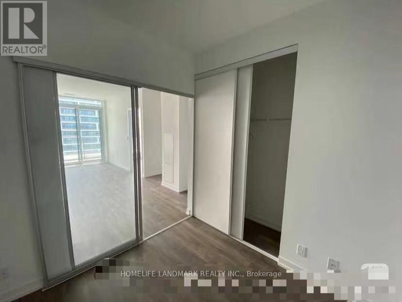 Photo du bâtiment - 898 Portage Pkwy
