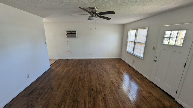 Foto del edificio - Detached Garage -2 Bedroom 1 Bath house- Drayton Mills Area